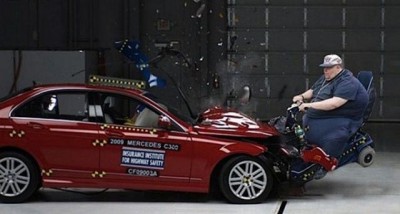 Mercedes-new-crash-test-for-USA[1].jpg