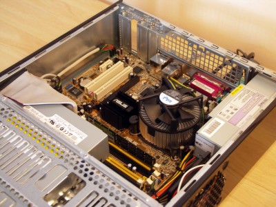 antec_minuet_ii_w_asus_p5ld2_vm.JPG