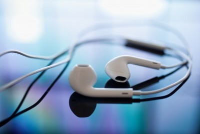 09122012-IPHONE-NEW-EARBUDS-037edit-660x440.jpg
