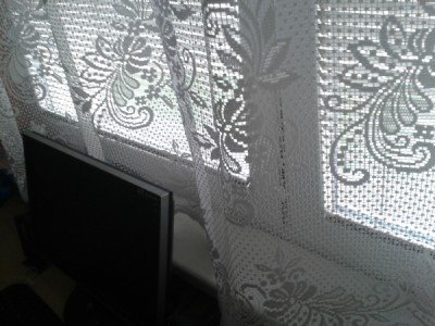 za monitorem 600.jpg