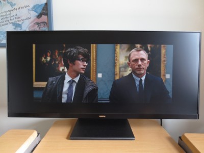 q2963Pm-Skyfall-centre.jpg